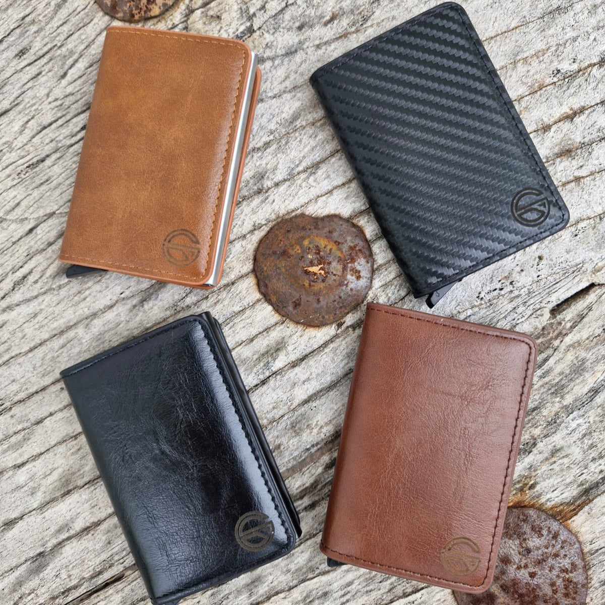 Minimalist Wallets with Multi-Functional Storage