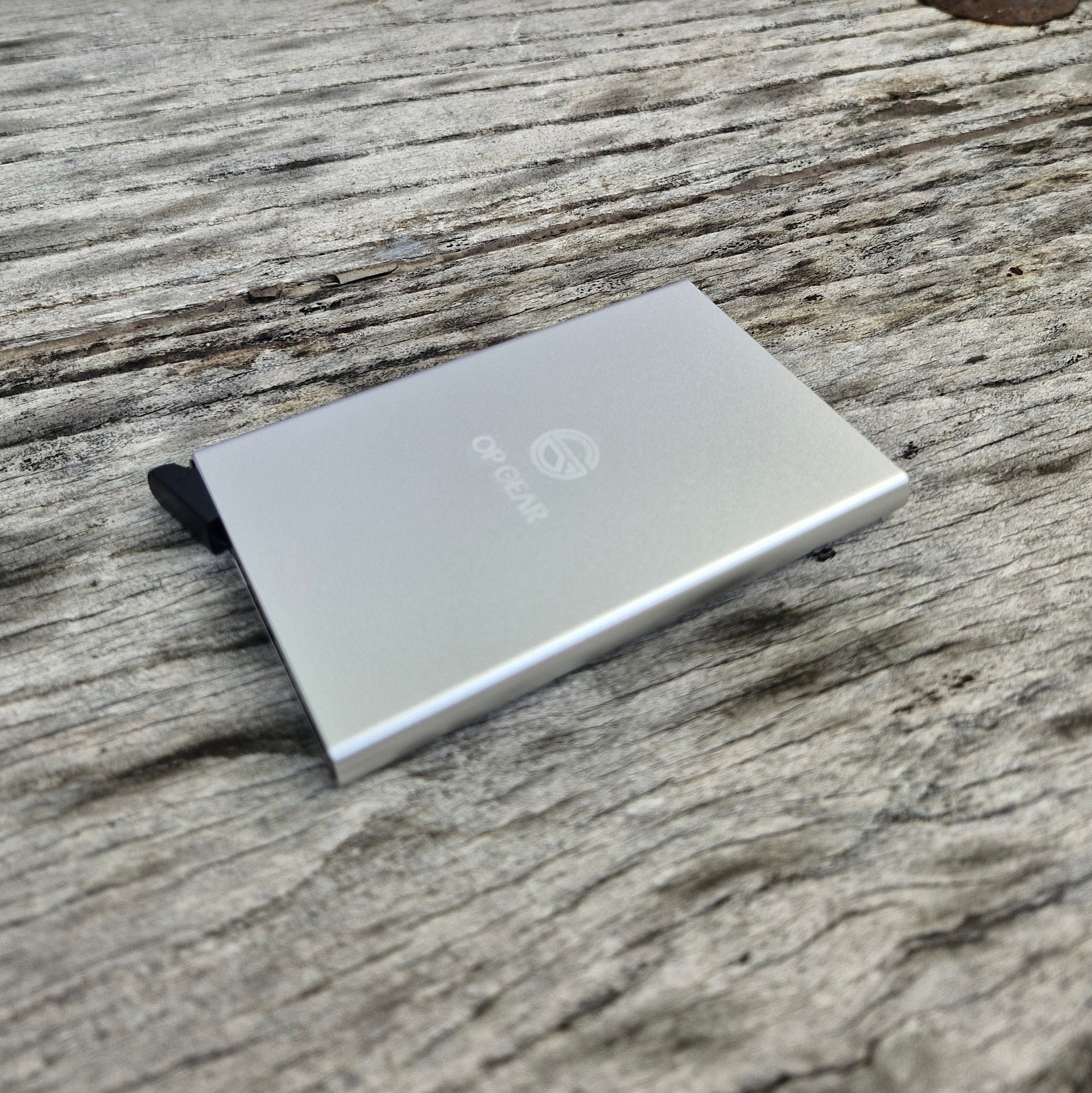 Silver Hard Wallet with Advanced Anti-Theft Protection